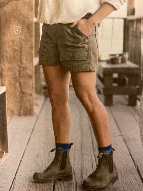 Vintage Hikercore, Outdoorsy Aesthetic Outfits Summer, Adventure Style Outfits, Rugged Womens Fashion, Earthy Outfits Spring, Outdoorsy Office Style, Summer Outdoorsy Outfits, Outdoorsy Style Spring, Appalachia Aesthetic Clothes