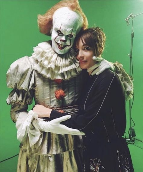 Awww bill and his girl friend lsmwoxqkosdk Bill Skarsgard Girlfriend, Bill Skarsgard Pennywise, Roman Godfrey, Bill Istvan Günther Skarsgård, Steven King, Hemlock Grove, You'll Float Too, Pennywise The Dancing Clown, I Love Cinema