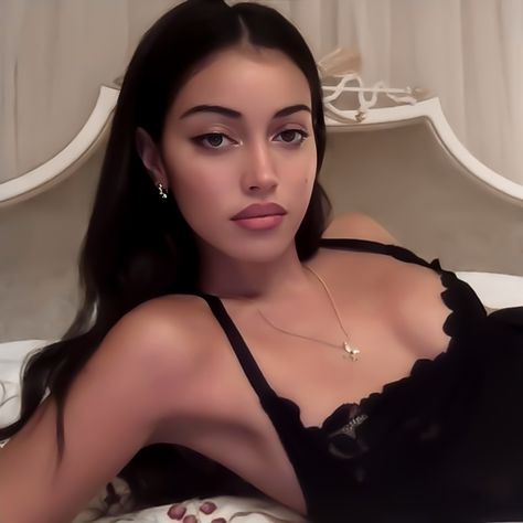 Cindy Kimberly Headband, Cindy Wolfie Aesthetic, Cindy Kimberly Outfits Casual, Cindy Kimberly Icons, Cindy Who, Models 90s, Makeup Help, Cindy Kimberly, Selfie Ideas Instagram