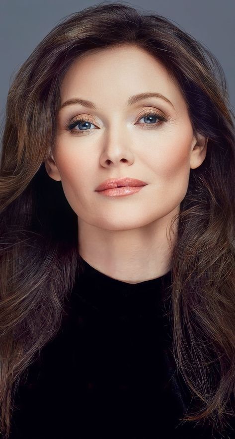 ESSIE DAVIS Essie Davis, Essie Davis Miss Fisher, Isla Fisher Blonde, Isla Fisher Young, Phyllis Davis Actress, Miss Fisher Fashion, Bette Davis Eyes, Female Actresses, Girl Face