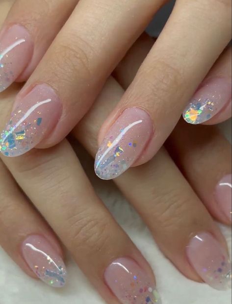 Irridescent Nails, Clear Glitter Nails, Snow Nails, Opal Nails, Manicure Nail Designs, Ombre Nails Glitter, Subtle Nails, Sparkly Nails, Bridal Nails