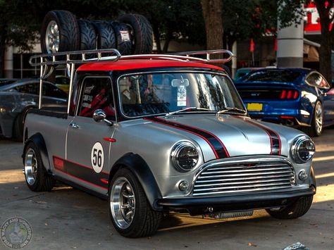 Now I'm loving that! Very very cool Pickup. The custom rack is wicked! Proper Saturday Stunner Mini Pickup, Kei Truck, Racing Livery, Mini Jcw, Mini Morris, British Steel, Mini Cooper Classic, Microcar, Mini Cooper Countryman