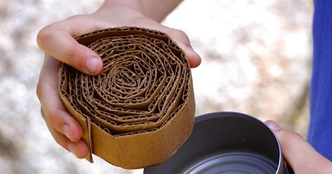 An innovative outdoor cooking method — and excellent to have for power-related emergencies at home — is the simple homemade tin can stove which can be used for frying, boiling and toasting. It is best used for one or two people because of its small size. It is also disposable. Buddy Burner, Sources Of Heat, Can Lids, Summer Cooking, Double Boiler, Cooking Method, Tin Can, Outdoor Cooking, Camping Hacks