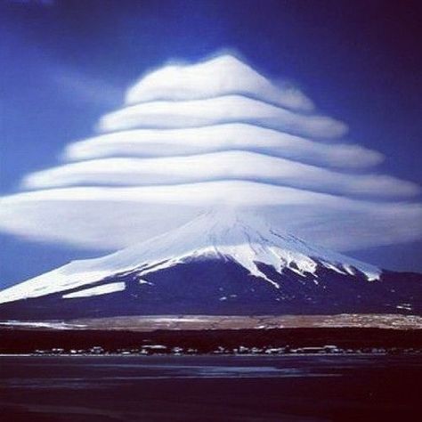 Photo by Future Fun on flickr · · · Lenticular Clouds over Mount Fuji, Japan. Lenticular Clouds, Monte Fuji, Mont Fuji, Mount Fuji, 판타지 아트, Stonehenge, Sky And Clouds, Natural Phenomena, Beautiful Sky