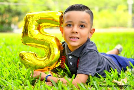 Baby Shark Photoshoot, Shark Photoshoot, Birthday Photoshoot Ideas Boys, Boy Birthday Pictures, Monster Jam Birthday, Photoshoot Boy, 5th Birthday Boys, Outdoor Birthday, Space Photos