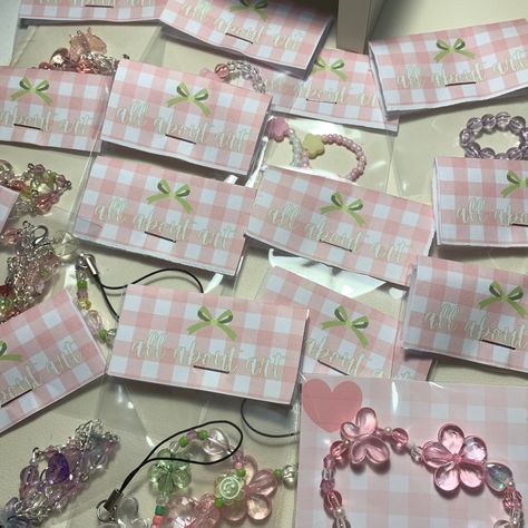 Bead Packaging, Jacob Bae, Event Booth, Handmade Packaging, Market Displays, Jewelry Accessories Ideas, Business Icon, Diy Crafts Hacks, Crafts Hacks