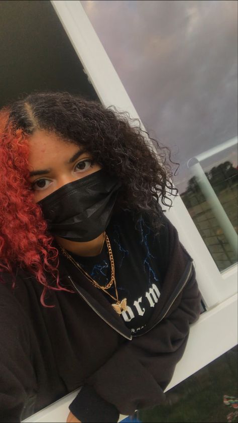 Half red curly hair girl pt.2 Half Red Half Black Hair, Black Hair Short, Hair Short Curly, Curly Hair Girl, Red Curly Hair, Curly Girl Hairstyles, Hair Girl, Hair Short, Short Curly