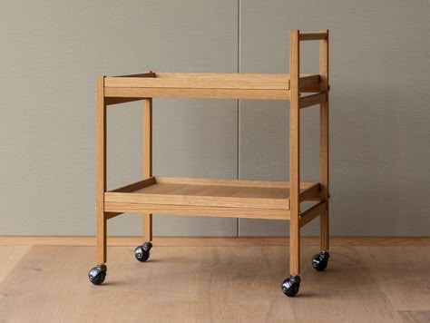 Wooden Trolley Design, Wooden Drinks Trolley, Stationary Trolley, Wooden Trolley, Trolley Design, Trolley Table, Coffee Bar Station, Tea Trolley, Bar Station