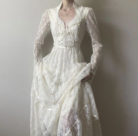 Vintage Outfits 1800s, Lace Dress Corset, Prairie Wedding Dress, 1990 Style, Prairie Wedding, Ivory Lace Dress, Mode Costume, Dress Corset, Fairytale Dress