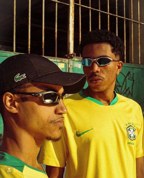 Brazilian Funk Aesthetic, Funk Aesthetic Brasil, Brazil Core, Kanye West Albums, Brazilian People, Look 80s, Brazil Culture, Soccer Photography, Brazilian Style