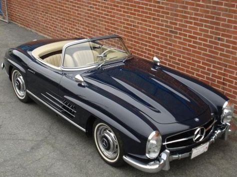 1960 Mercedes-Benz 300 SL Roadster. Mercedes Classic Cars, 300sl Roadster, 300 Sl Roadster, Mercedes Auto, Black Mercedes, Mercedes Benz 300 Sl, Bmw Classic Cars, Maserati Granturismo, Auto Retro