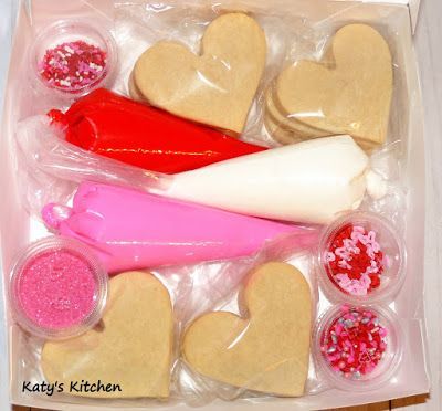 Cookie Kit Gift, Valentine Cookie Kit, Heart Cookies Decorated, Valentines Bakery, Sugar Cookie Kit, Valentines Day Cookie, Cookie Kits, Valentine Cookies Decorated, Cookie Decorating Supplies