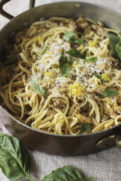 share image Lemon Cream Pasta, Linguine With Clams, Clam Pasta, Bucatini Pasta, Lemon Cream Sauces, Linguine Recipes, Cream Pasta, Lemon Sauce, Lemon Cream