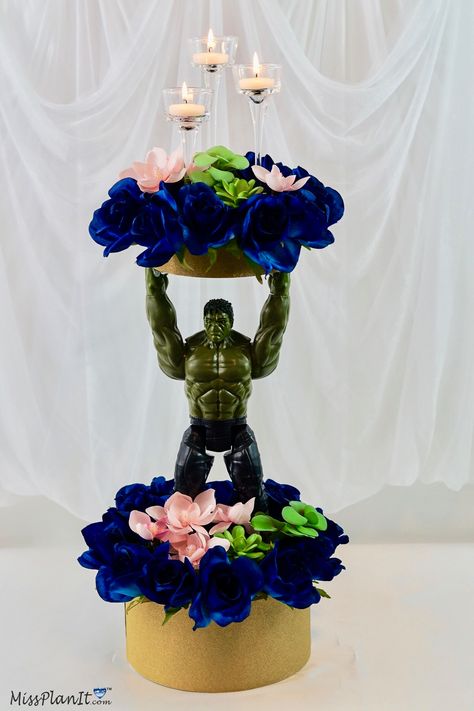 Marvel Wedding Centerpieces, Marvel Wedding Theme, Spiderman Wedding, Nerdy Chic, Marvel Wedding, Comic Book Wedding, Unique Wedding Centerpieces, Batman Wedding, Superhero Wedding