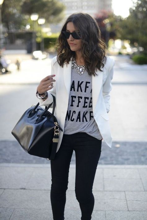 White Blazer Outfits, Business Casual Jeans, Elegantes Outfit Damen, Blazer Outfit, Mode Jeans, Elegante Casual, Best Outfits, Elegantes Outfit, Blazer Outfits