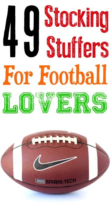 Gift Ideas for Football Fans! These fun stocking stuffers ideas are perfect for all the football lovers in your life! Football Stocking Stuffers, Diy Grandparent Gifts, Sports Stocking Stuffers, Stocking Stuffers Ideas, Football Gift Ideas, Boyfriend Stocking Stuffers, Fun Stocking Stuffers, New Grandparent Gifts, Football Lover Gifts