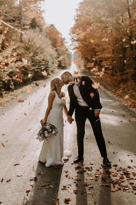 Fall Wedding Couple Pictures, Fall Wedding Photography Poses, Fall Wedding Poses Photo Ideas, New England Wedding Photographer, November Wedding Pictures, Wedding Autumn Photography, Fall Wedding Photography October, Fall Wedding Pictures October, Wedding Photo Ideas Autumn