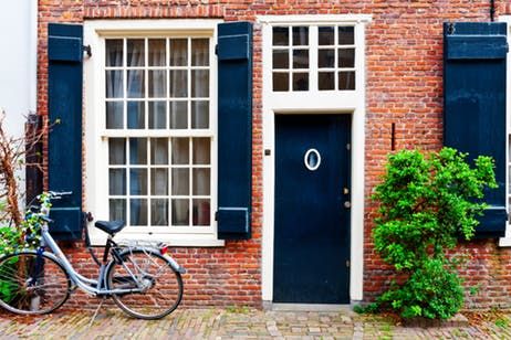 Pink Brick House Exterior Color Combos, Red Brick House Exterior, Colors With Red Brick, Red Brick Exteriors, Best Front Door Colors, Shutter Colors, Best Front Doors, Blue Front Door, House Shutters