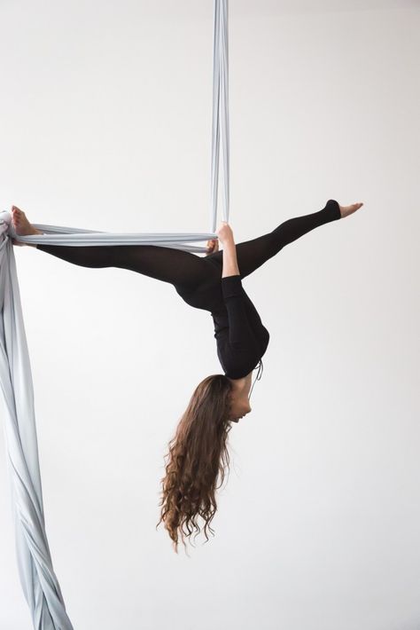 Arial Silk, Arial Silks, Silk Dance, Aerial Gymnastics, Silk Dancing, Air Yoga, Aerial Yoga Poses, Aerial Silk, Aerial Hammock