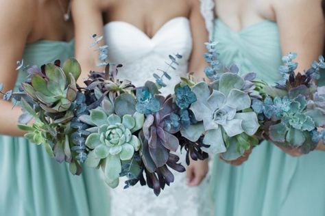 small and unique succulent wedding bouquets Succulent Wedding Decor, Succulent Bouquet Wedding, Succulent Bouquet, Boda Mexicana, Succulent Wedding, Desert Wedding, Hotel Wedding, Bridesmaid Bouquet, Wedding Bells