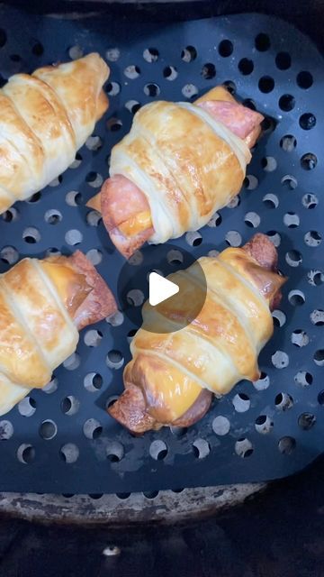 Puff Pastry Lunch Box Ideas, Savory Puff Pastry, Holiday Snack, Lunch Box Snacks, Lunchbox Ideas, Always Hungry, Silicone Mat, Fryer Recipes, Puff Pastry