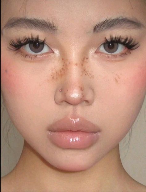 Freckles Makeup, Douyin Makeup, Face Makeup Tips, Ethereal Makeup, Cute Makeup Looks, Makeup Looks Tutorial, Eye Makeup Art, Editorial Makeup, Glam Makeup