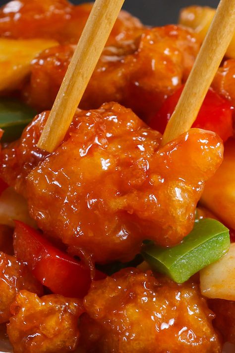 Sweet And Sour Chicken Recipe, Sour Chicken Recipe, Chinese Chicken Recipes, Homemade Chinese Food, Cibo Asiatico, Authentic Chinese Recipes, Mapo Tofu, Sweet Sour Chicken, Chinese Cooking Recipes