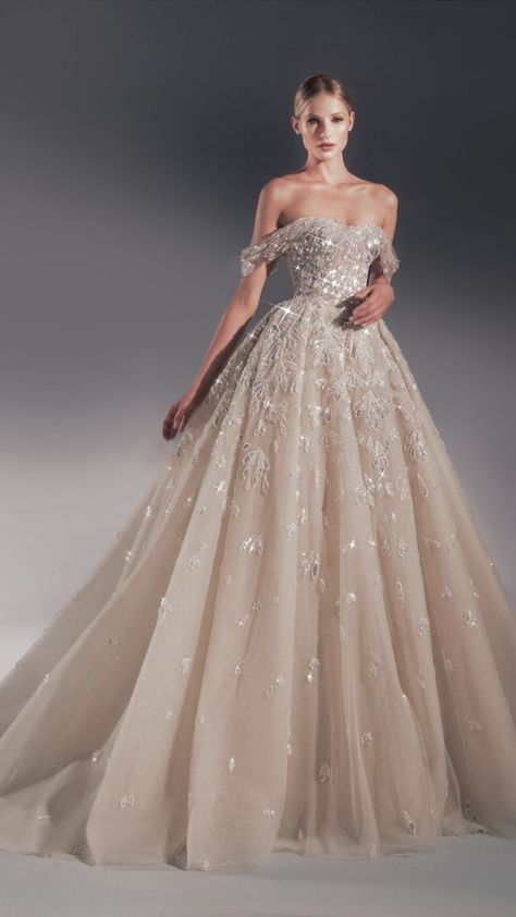 Wedding Dresses Zuhair Murad, Mommy Daughter Dresses, Zuhair Murad Bridal, Glam Wedding Dress, Haute Couture Wedding Dress, Glitter Wedding Dress, Dreamy Wedding Dress, Wedding Dresses Princess Ballgown, Most Beautiful Wedding Dresses