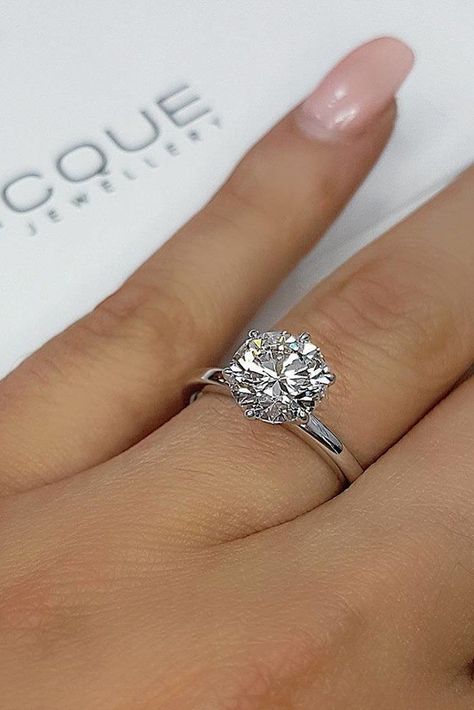 Trendy Engagement Rings, Fine Engagement Rings, Round Engagement Rings, Wedding Rings Solitaire, Princess Cut Engagement Rings, Simple Engagement Rings, Dream Engagement Rings, Engagement Rings Round, Beautiful Engagement Rings