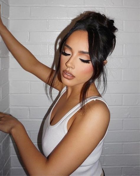 Becky G Makeup, Camila Alvarez, Becky G Hair, Becky G Style, Becky G Outfits, Bombshell Hair, Makeup And Hairstyles, Professional Hairstylist, Body Hair Removal