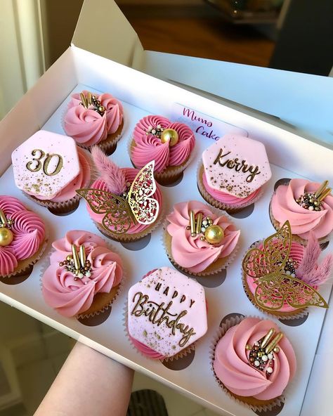 16 Birthday Dessert Ideas, 24th Birthday Cupcake Ideas, 26 Birthday Cupcakes Ideas, 19th Birthday Cupcakes Ideas, 34th Birthday Cake For Women, Boujee Birthday Cake For Women, Pink And Rose Gold Cupcakes, 25th Birthday Cupcakes For Women, 22 Birthday Cupcakes