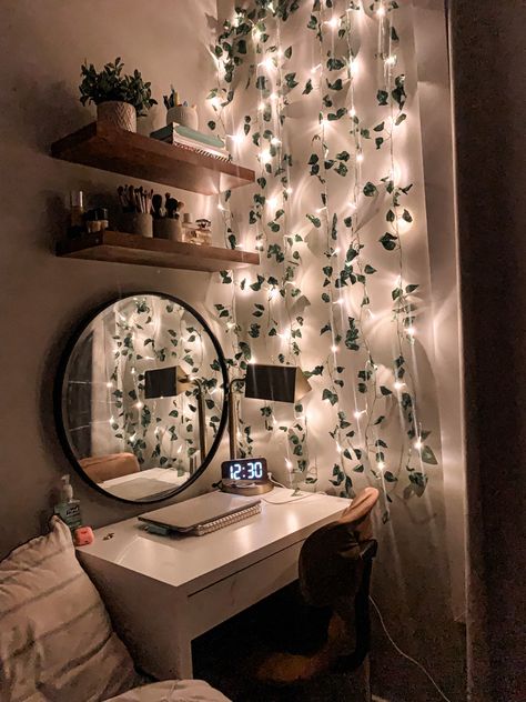 Fairy Lights Office Desk Areas, Make Up Area In Bedroom Small Spaces Makeup Vanities, Makeup Area For Small Spaces, Fairy Light Desk Setup, Makeup Area Small Spaces, Desk String Lights, Makeup Bedroom Vanity, Desk Makeup Ideas, Makeup Areas In Bedroom