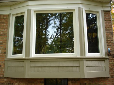 Bay Window Exterior Ideas, Bay Window Exterior, Bay Window Design, Bow Windows, Window Trims, Window Exterior, Anderson Windows, Exterior Windows, Exterior Window