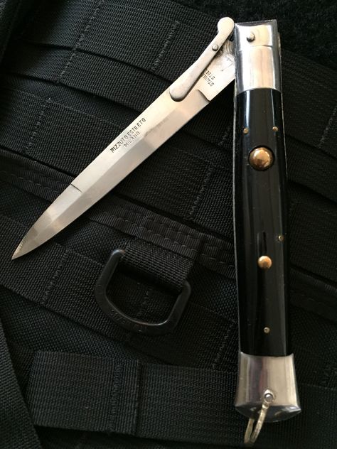 Vintage Switchblade, Switch Knife, Switchblade Aesthetic, Stiletto Knife, Switchblade Knife, Knife Template, Automatic Knives, Pretty Knives, Metal Toys