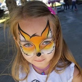 Bear Face Paint, Fox Face Paint, Mask Face Paint, Animal Face Paintings, Face Painting Tips, Caricature Drawings, Professional Face Paint, Girl Face Painting, Face Painting Easy