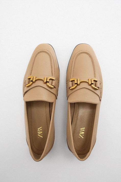 Loafers Women Outfit, Womens Loafer, Zara Loafers, Loafers Beige, Beige Loafers, Chunky Loafer, Hogwarts Dr, Zara Flats, Gold Loafers