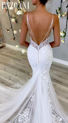 Wedding Dress Low Back, Elegant Wedding Dresses, Wedding Dress Designers, Princess Bridal Gown, Wedding Dress Guide, Pretty Wedding Dresses, Amazing Wedding Dress, Trumpet Wedding Dress, Backless Wedding