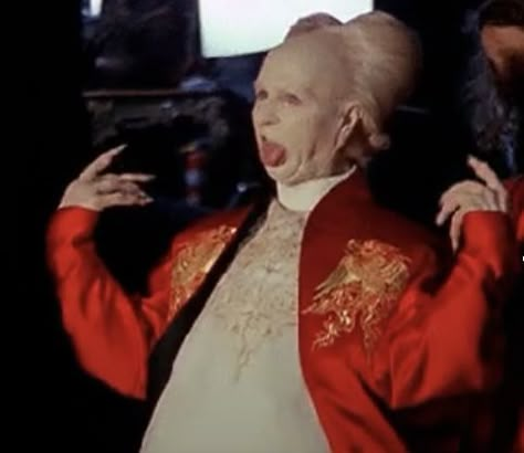 Beam Stokers Dracula, Bram Stokers Dracula Art, Guy Actors, Bram Stoker Dracula, Bram Stokers Dracula, Dracula 1992, Dracula Art, Eiko Ishioka, Bram Stoker's Dracula