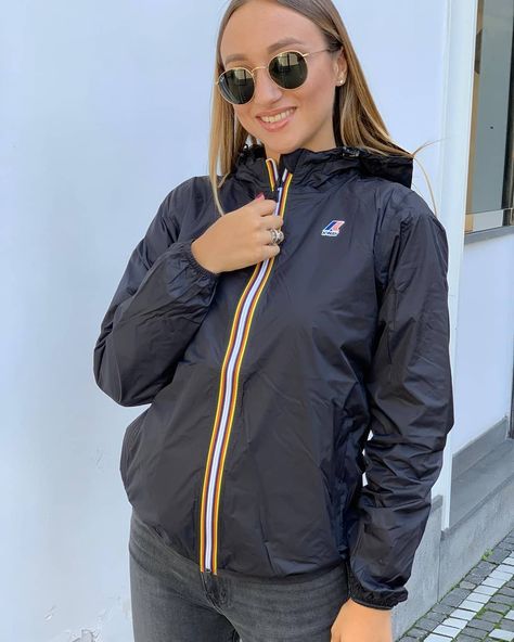 k-way Rainwear Girl, Jacket Outfit Women, K Way, Womens Windbreaker, Wind Jacket, Rain Wear, Puma Jacket, New Outfits, Nike Jacket