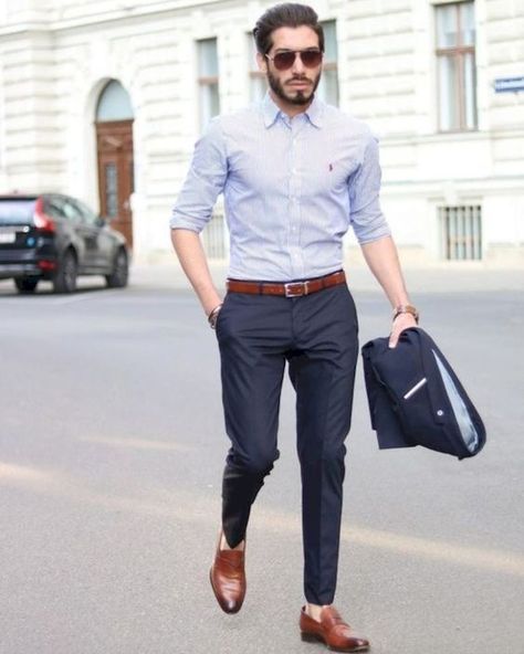 GUARANTEE that this year will be your best ever with these these easy outfit combos that'll get you noticed and promoted. Office Outfit Men, Business Casual Outfits For Men, Mens Office Wear, Formal Dresses For Men, Men Office, Shirt Outfit Men, Formal Men Outfit, Office Casual Outfit, Formal Mens Fashion