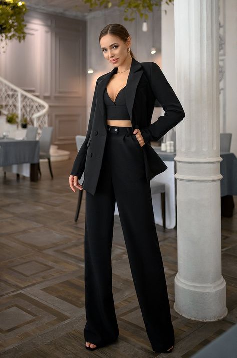 Fabric: High quality suiting fabric Cotton 65%, Polyester 35%  Included: Blazer, Tops, Pants  Blazer length: 74 cm/ 29 in Sleeve length: 61 cm/ 24 in Pants length: 116 cm/ 45,6 in 4 Buttons Wide-leg pants Sweetheart top Lining option: Fully-lined Women Pants Suits Wedding, Womens Suits For Homecoming, Womens Wedding Suits Black, Cute Women Suits, Suits For Women Wide Leg, Pant Suit Woman, Open Suit Women, Lady Pants Suit, Lady Tuxedo Outfit