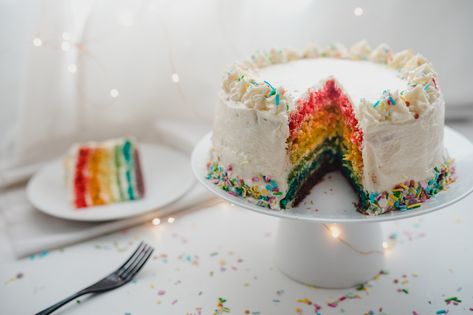 Vegan Rainbow Cake Rainbow Cake Recipe, Flat Cakes, Cake Vegan, Buttercream Icing, Rainbow Sprinkles, Rainbow Cake, Cake Tins, My Girlfriend, Cake Ingredients