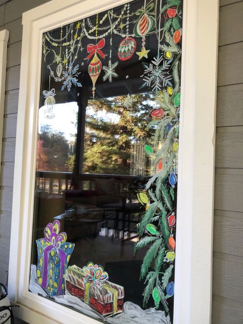 Paint Pen Window Art Christmas, Chalk Pens Window, Christmas Window Painting Colorful, Posca Pen Christmas Window, Chalk Pen Christmas Window, Chalk Pen Window Art, Christmas Window Chalk Art, Christmas Window Painting Diy, Chalk Pen Window Art Christmas