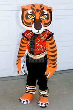 Tigress Costume, Kung Fu Panda Costume, Master Tigress, Panda Costume, Panda Costumes, Diy Chocolate, Homemade Halloween Costumes, Chocolate Hair, Halloween Chocolate