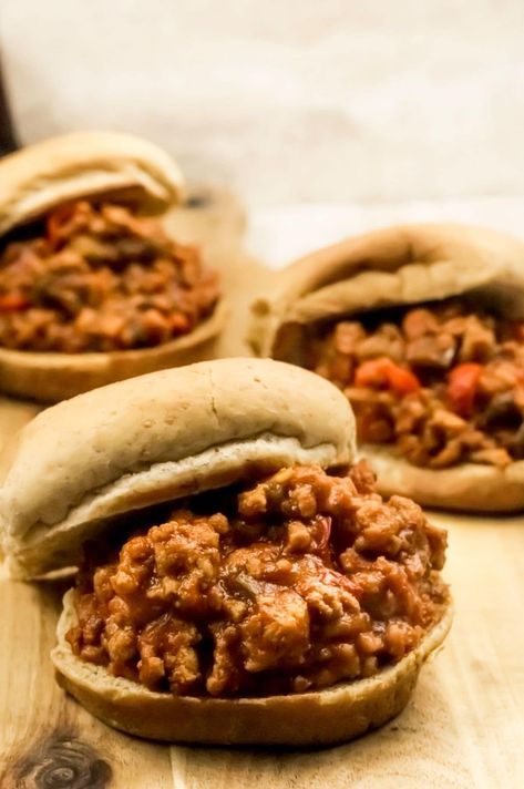 Weight Watchers Sloppy Joe Recipe (Easy!) - Life is Sweeter By Design Weight Watchers Sloppy Joes, Healthy Sloppy Joes, Low Carb Bun, Sloppy Joe Recipe Easy, Turkey Sloppy Joes, Weight Watchers Recipe, Weight Watchers Lunches, Sloppy Joe Recipe, Lean Cuisine