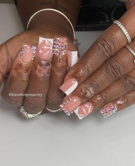 Winter Theme Nails Acrylic Short, Short Sweater Nails, Snowflake Nails Short, Short Square Christmas Nails, Rhinestone French Tip, Short French Tip, Snowflake Nail, Short French, 2023 Nails