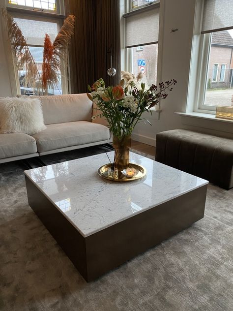 Center Table Ideas Living Room, Coffee Table Design Modern Luxury, Center Table Decoration, Dubai Villa, Centre Table Living Room, Tv Showcase, Center Table Decor, Discrete Mathematics, Central Table