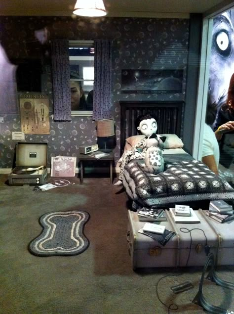 Tim Burton Bedroom, Tim Burton Room, Tim Burton Room Ideas, Jack Y Sally, Tim Burton Characters, Coraline Jones, Tim Burton Art, Tim Burton Films, Tim Burton Movie