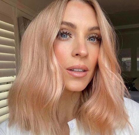 Peach Hair Pastel, Peach Blonde Balayage, Apricot Blonde Hair Balayage, Blonde Peach Hair, Peachy Copper Hair, Golden Peach Hair, Copper Peach Blonde Hair, Beige Pink Hair, Peachy Blonde Hair