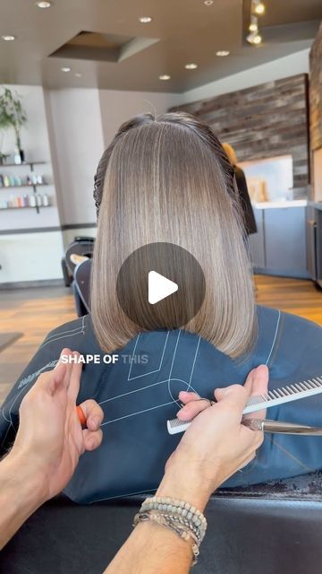 Ray Hornback Bob Haircutting Education on Instagram: "Here is one of my best tips for a lob or long bob haircut..  Create an upside down U shape to establish your length that will give you a guide to connect the front with the back.  This is a no fail way to create the perfect perimeter for a lob.  Was this helpful?👇🏼" Blonde Long Angled Bob, Upside Down Bob Haircut, Styling Inverted Bob, Angled Bob Haircuts Long, Long Bob Hairstyles Back View, Long Textured Lob Haircut, Haircuts U Shape, Medium Length Lobs, Angular Lob Haircut